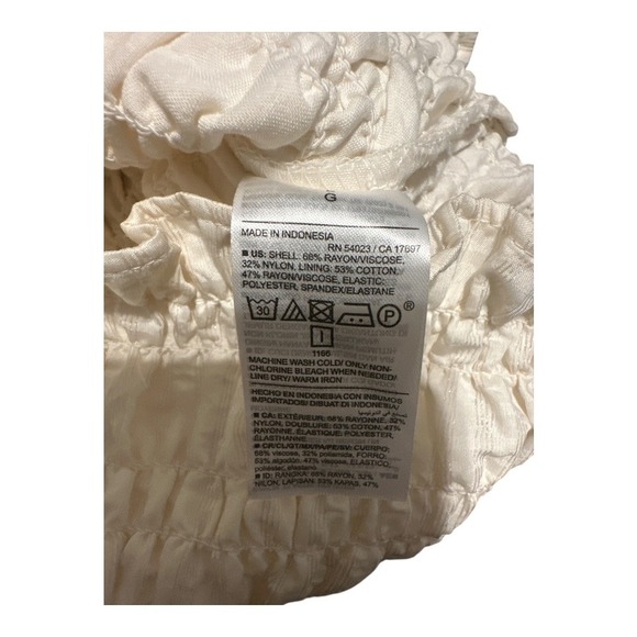 Old Navy Cream Smocked Puff Sleeve Top, Large - Picture 9 of 9